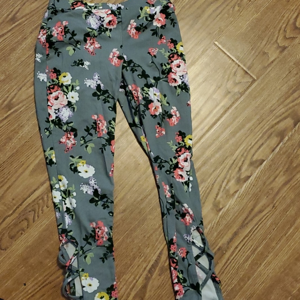 Floral Capri Leggings